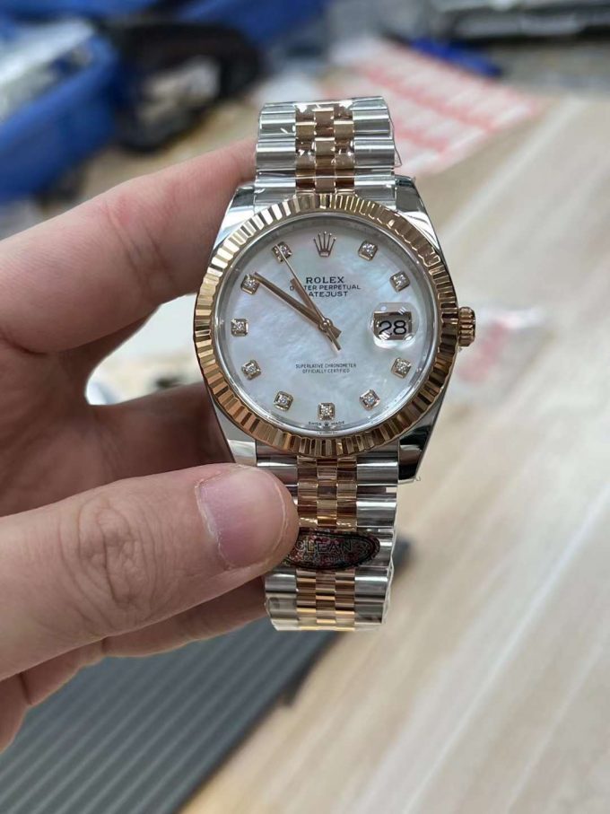 Clean Factory Datejust 126331 MOP Dial with Diamonds Markers Rose Gold Middle Link Jubilee Bracelet 3235 Movement