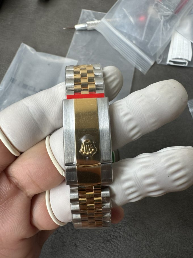 Clean Factory Rolex Datejust 36mm 126233 Yellow Gold Dial with Stick Markers Two Tone Yellow Gold Oystersteel Strap 09